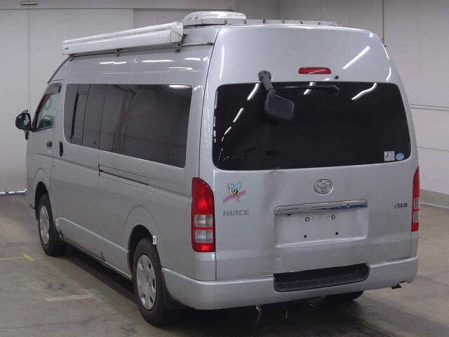 2010 Toyota Hiace キャンピング 4WD auction photo 2