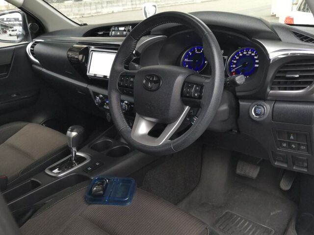 2018 Toyota Hilux Z 4WD auction photo 3
