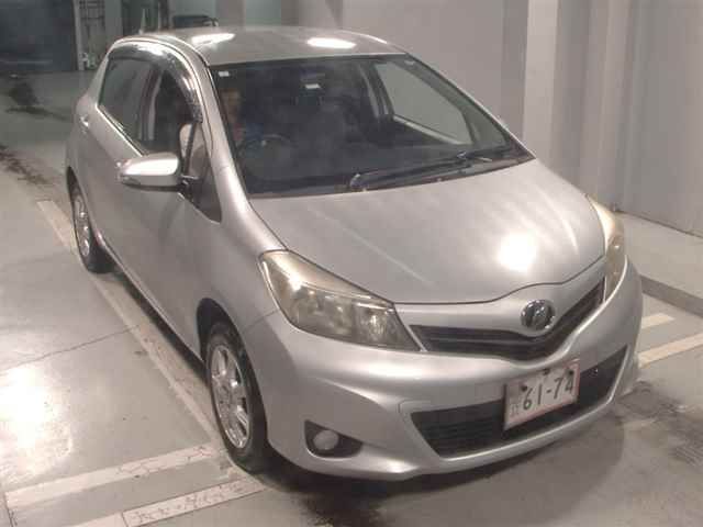 2013 Toyota Vitz 4WD F Japan auction vehicle