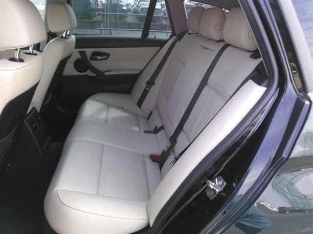 2010 BMW 3 Series 320i Touring Excellence Edition auction photo 9