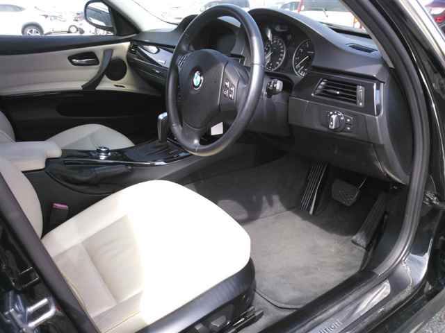 2010 BMW 3 Series 320i Touring Excellence Edition auction photo 3