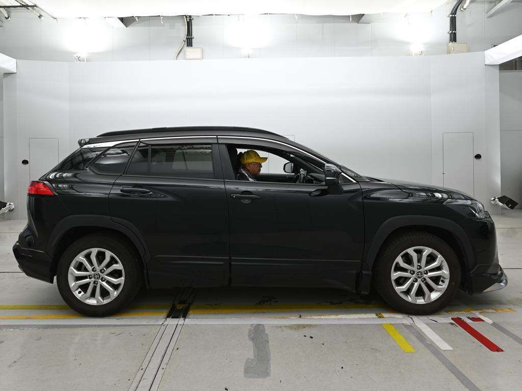 2022 Toyota Corolla Cross S auction photo 3