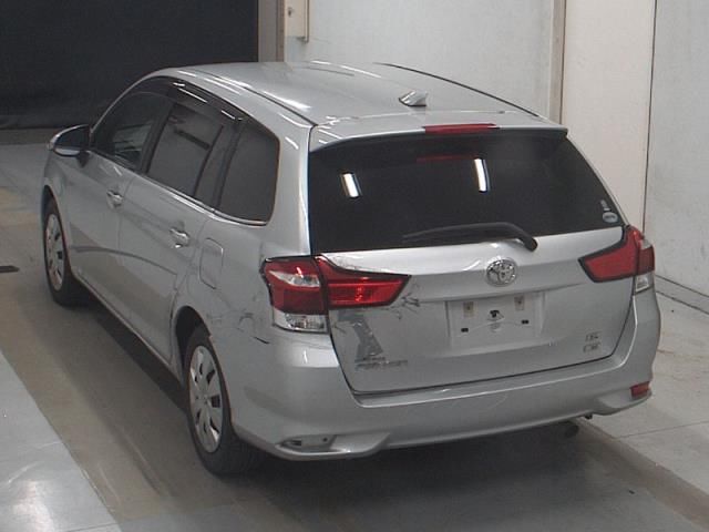2015 Toyota Corolla Fielder 1.8S auction photo 2