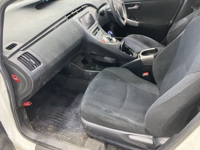 2014 Toyota Prius S ツーリングセレクション auction photo 9