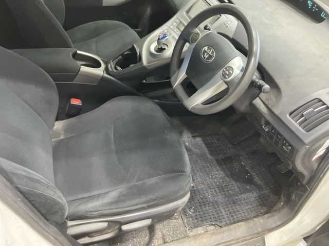 2014 Toyota Prius S ツーリングセレクション auction photo 8