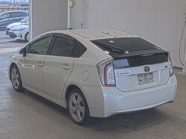 2014 Toyota Prius S ツーリングセレクション auction photo 2