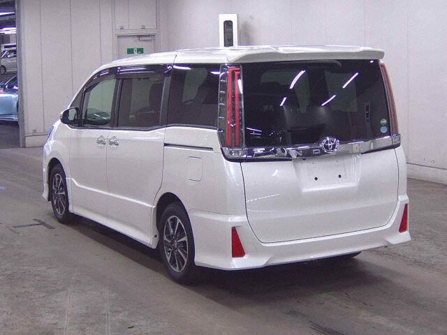 2017 Toyota Noah SI auction photo 2