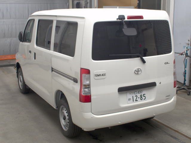 2026 Toyota タウンエースV 4WD GL auction photo 2