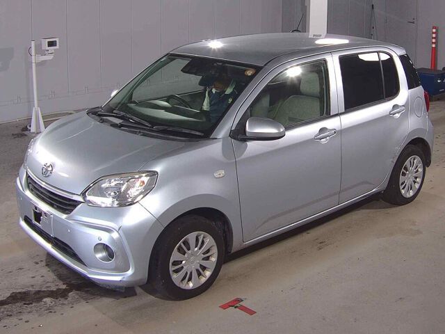 2020 Toyota Passo X LパッケージS auction photo 4