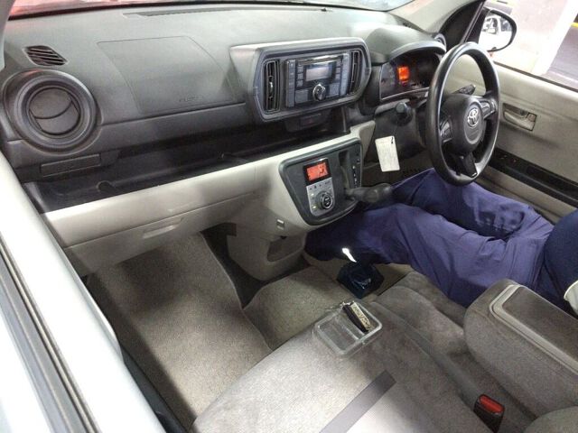 2020 Toyota Passo X LパッケージS auction photo 3