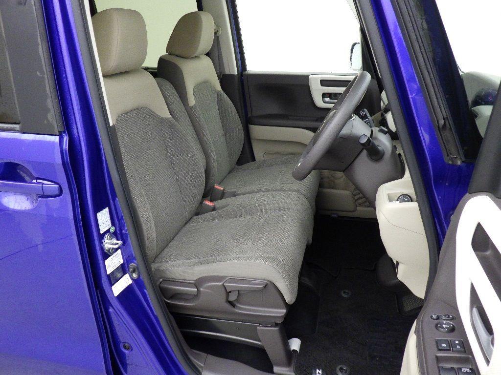 2018 Honda N-BOX 4WD G Lホンダセンシング auction photo 6