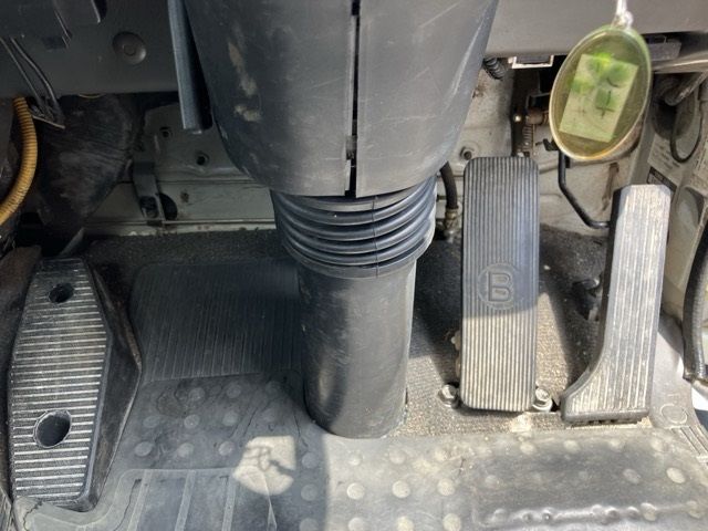 2005 Isuzu Forward ヒラ.クレーン4ダン auction photo 4