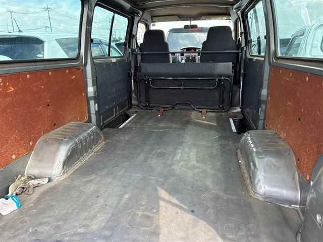 2008 Nissan Caravan auction photo 9