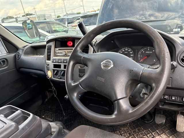 2008 Nissan Caravan auction photo 3