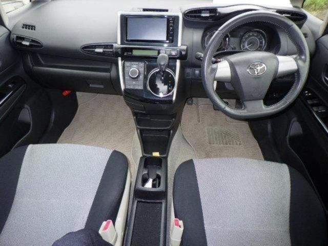 2014 Toyota Wish 1.8G 4WD auction photo 3