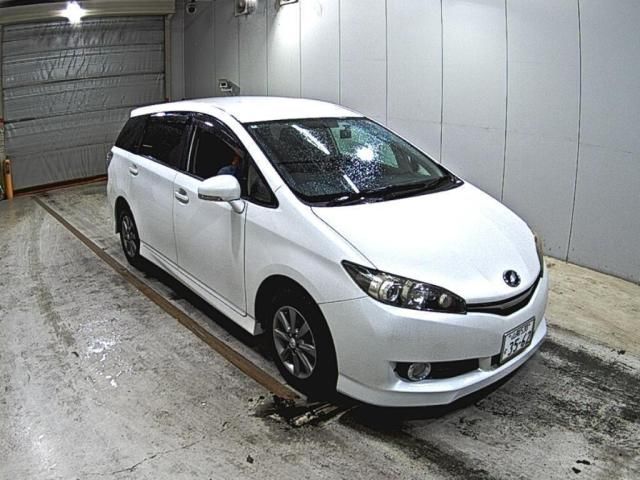 2014 Toyota Wish 1.8G 4WD Japan auction vehicle