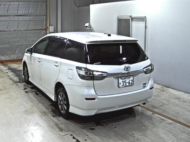 2014 Toyota Wish 1.8G 4WD auction photo 2