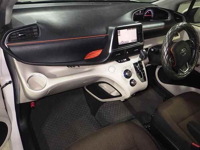 2015 Toyota Sienta G auction photo 5