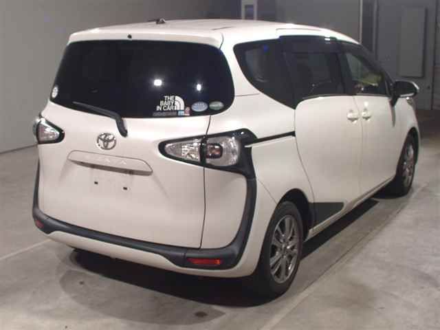 2015 Toyota Sienta G auction photo 2
