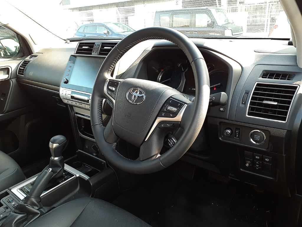 2023 Toyota Land Cruiser Prado TXLパッケージマットブラ 4WD auction photo 9