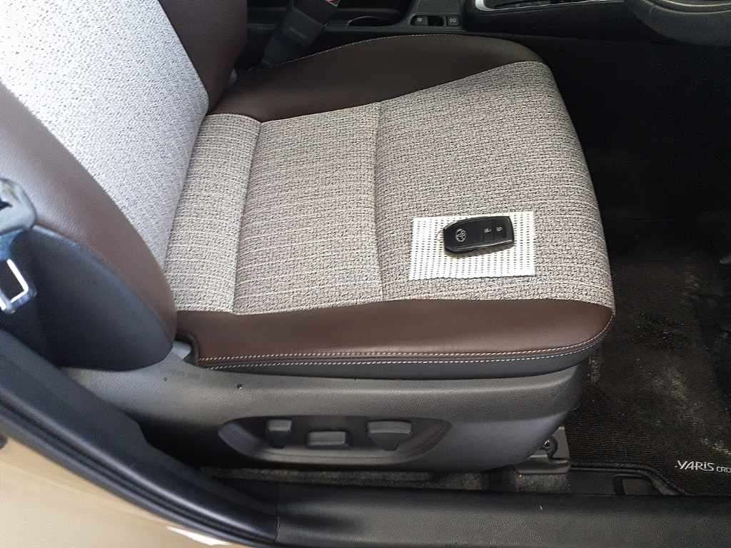 2022 Toyota Yaris Cross Z auction photo 10