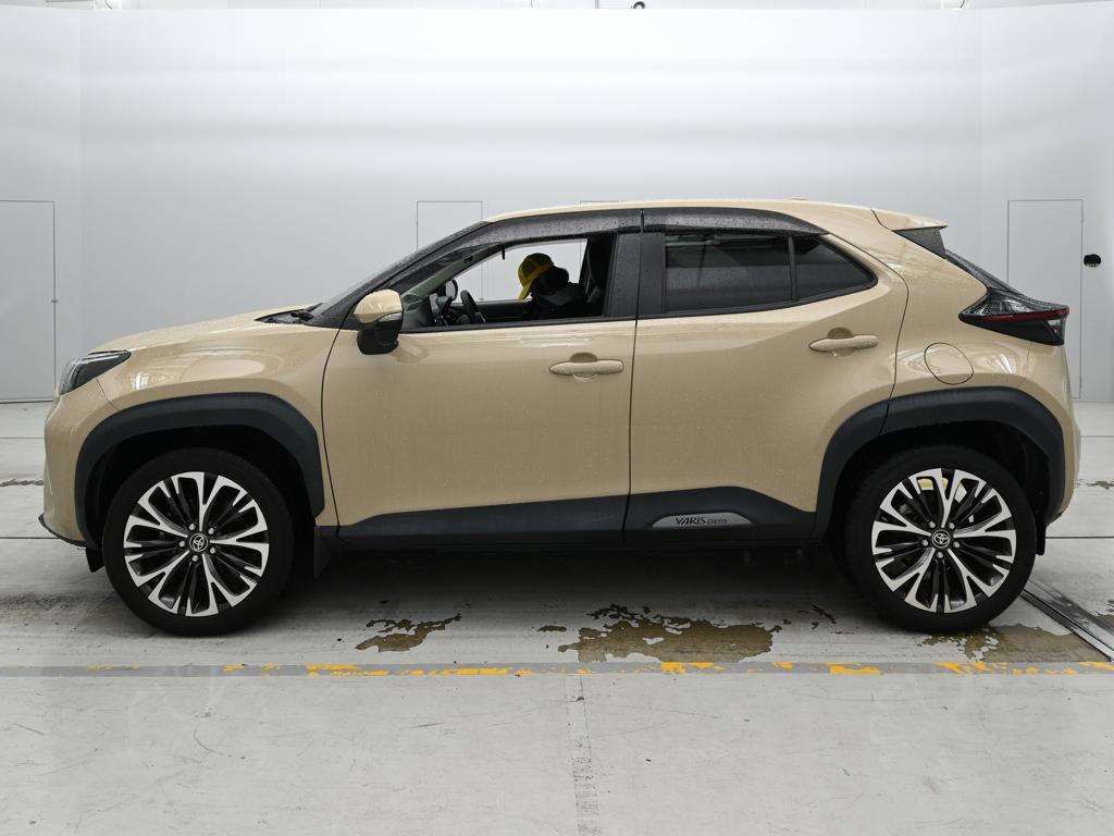 2022 Toyota Yaris Cross Z auction photo 4