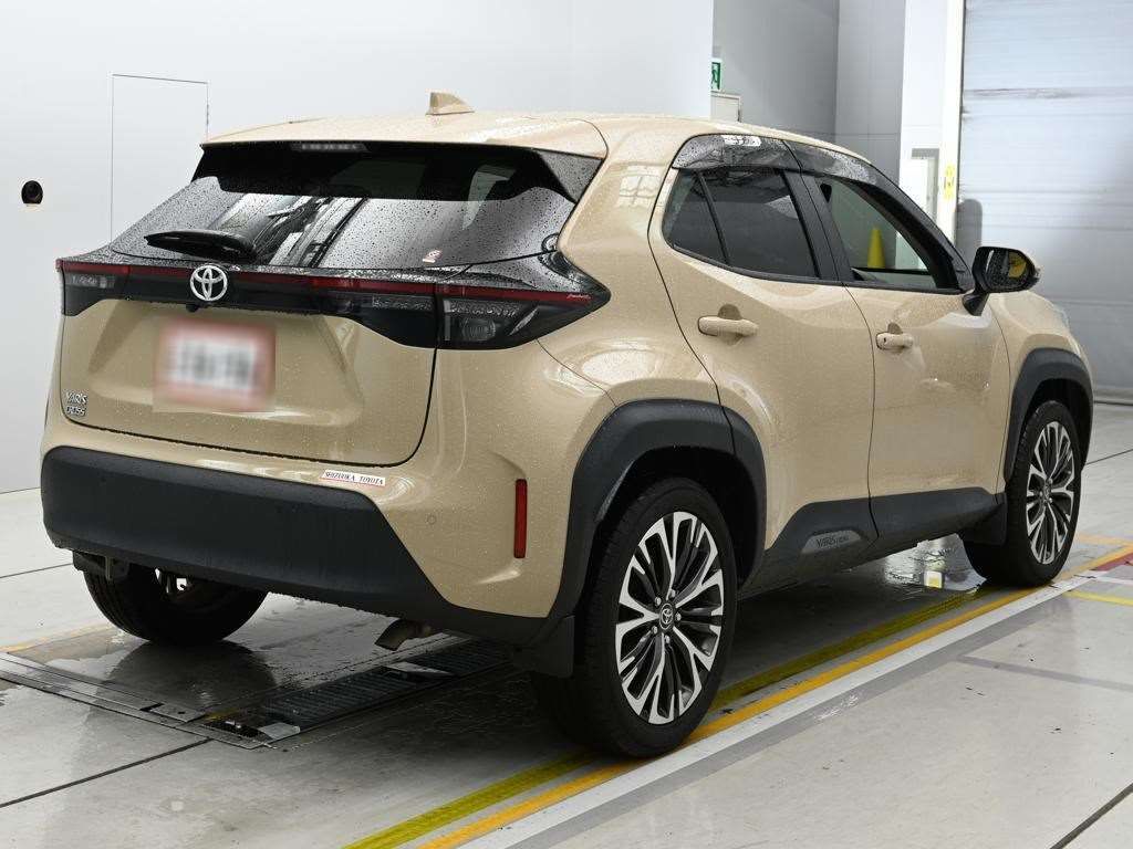 2022 Toyota Yaris Cross Z auction photo 2