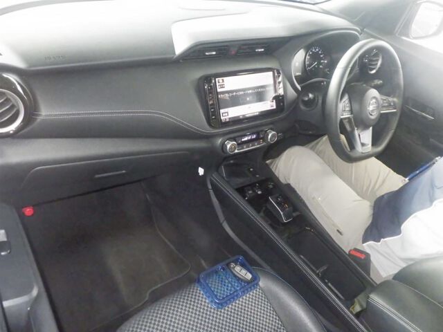 2023 Nissan Kicks X FOUR 4WD auction photo 3