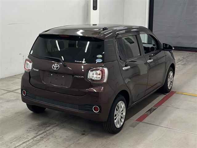 2018 Toyota Passo モーダS auction photo 5
