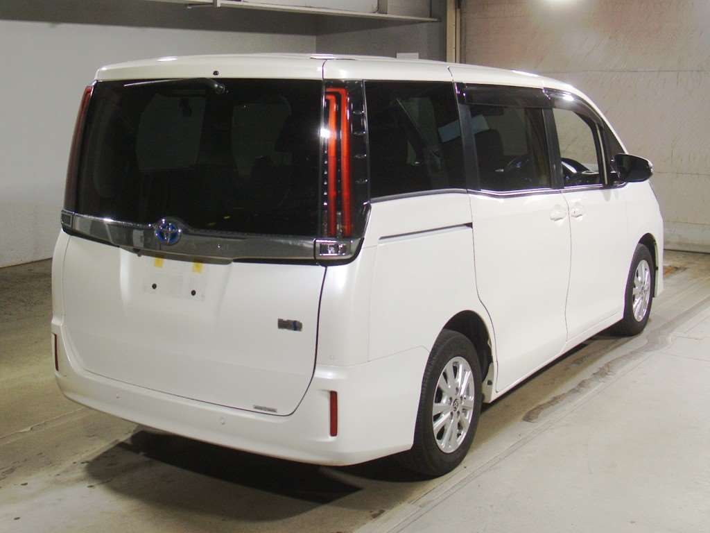 2021 Toyota Noah ハイブリッドX auction photo 2