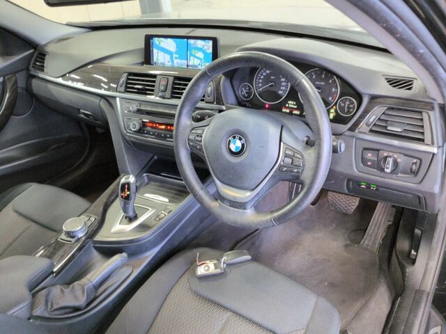 2015 BMW 3 Series 320Dツーリング auction photo 3