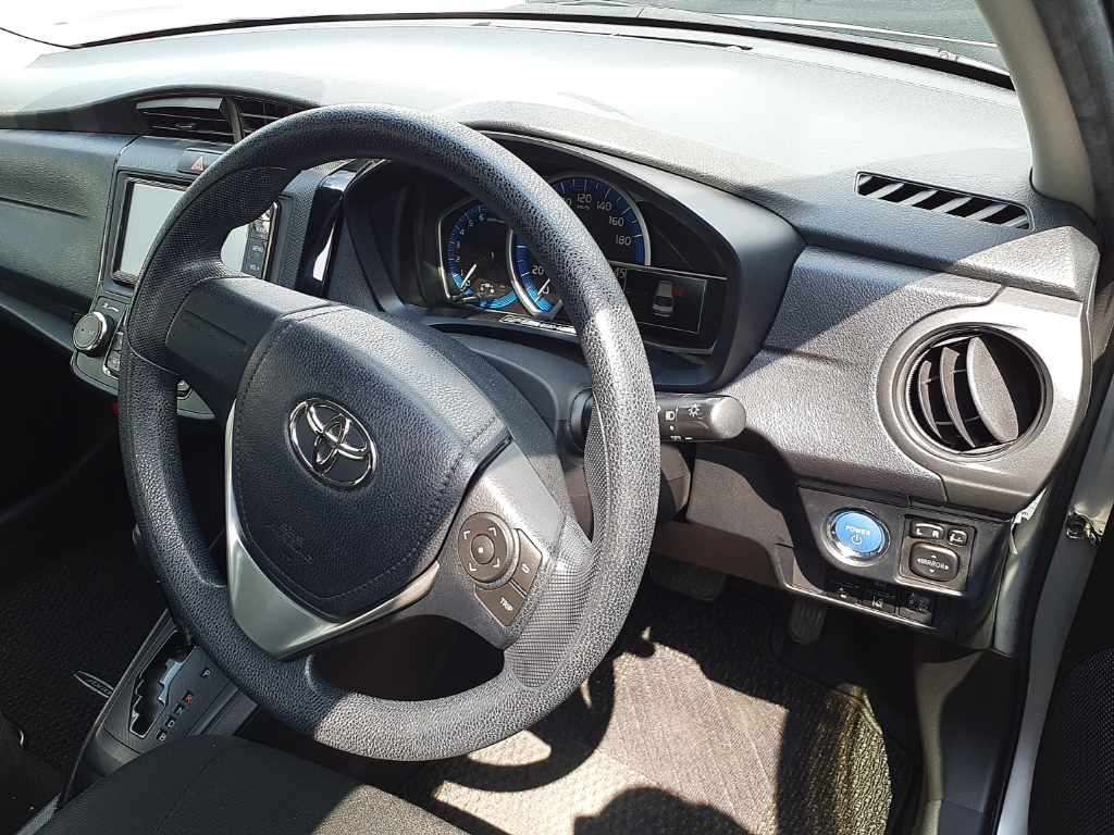 2021 Toyota Corolla Axio ハイブリッド EX auction photo 9