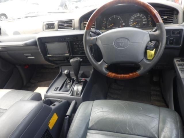1996 Toyota Land Cruiser 80 VXリミテッド 4WD auction photo 3