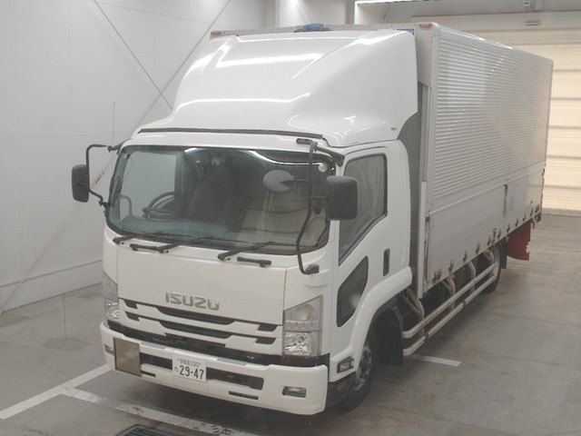Japan Auction Vehicles 10 2019 Isuzu Forward Wing auction photo