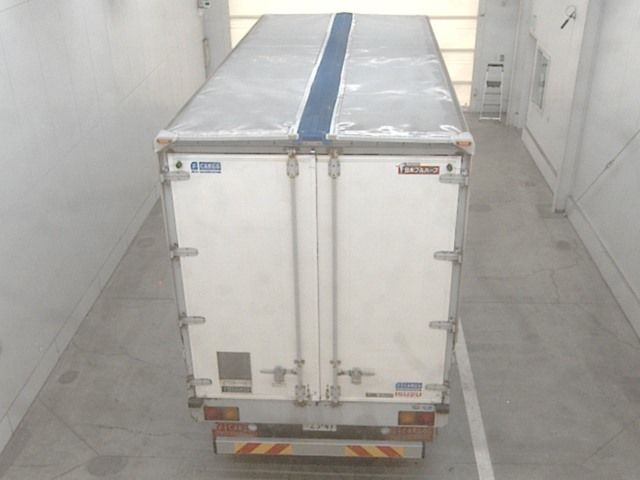 2019 Isuzu Forward Wing auction photo 3