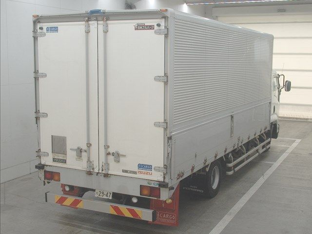 2019 Isuzu Forward Wing auction photo 2