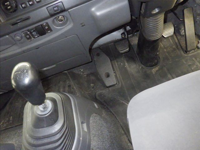 2019 Isuzu Forward Wing auction photo 8
