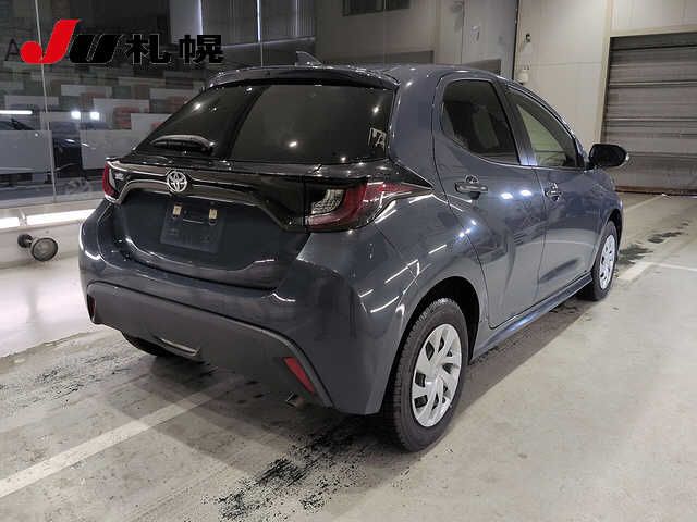 2024 Toyota Yaris 4WD X auction photo 2
