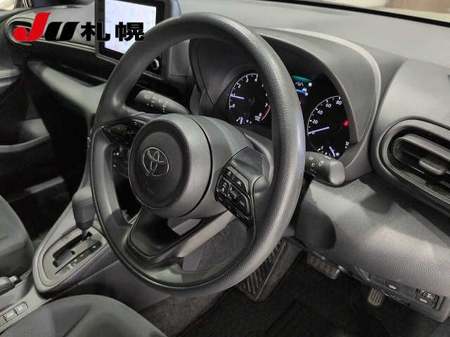 2024 Toyota Yaris 4WD X auction photo 3