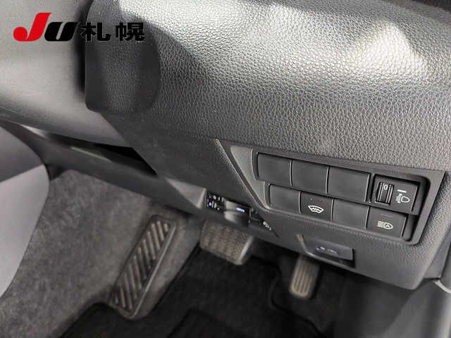 2024 Toyota Yaris 4WD X auction photo 4
