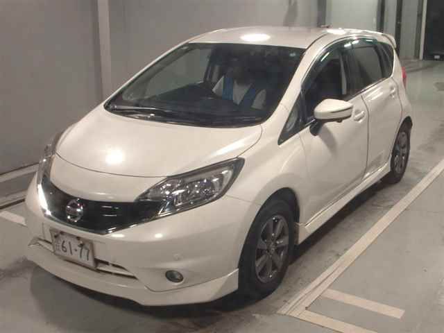 2015 Nissan Note X DIG-Sエアロスタイル auction photo 4