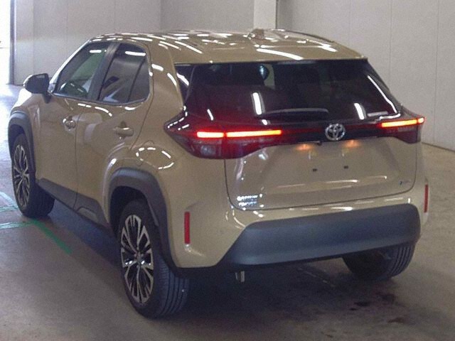 2025 Toyota Yaris Cross Hybrid Z auction photo 2