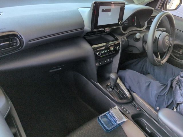 2025 Toyota Yaris Cross Hybrid Z auction photo 3