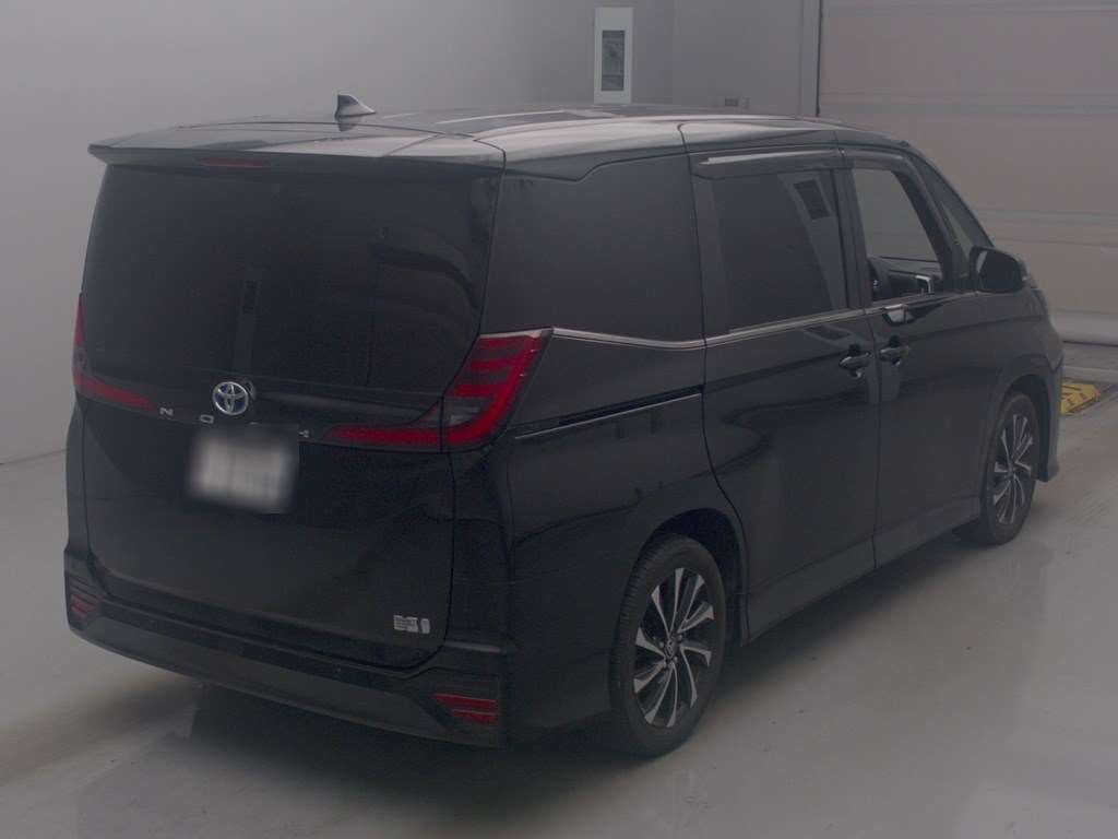 2022 Toyota Noah ハイブリッドS-Z auction photo 2