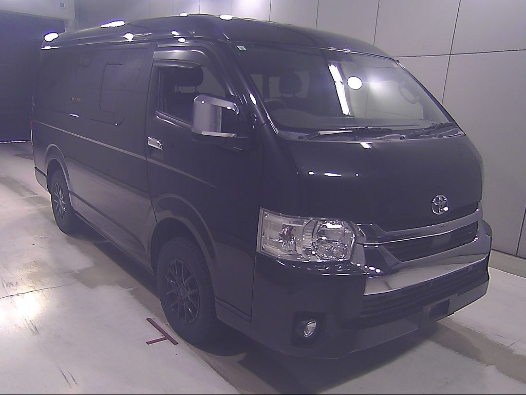 2021 Toyota Hiace 4WD GL Japan auction vehicle