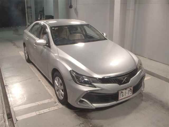 Japan Auction Vehicles 11 2017 Toyota Mark X auction photo