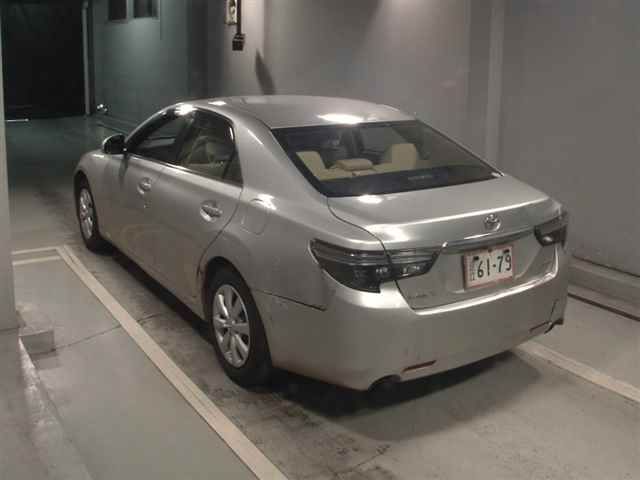 2017 Toyota Mark X auction photo 2