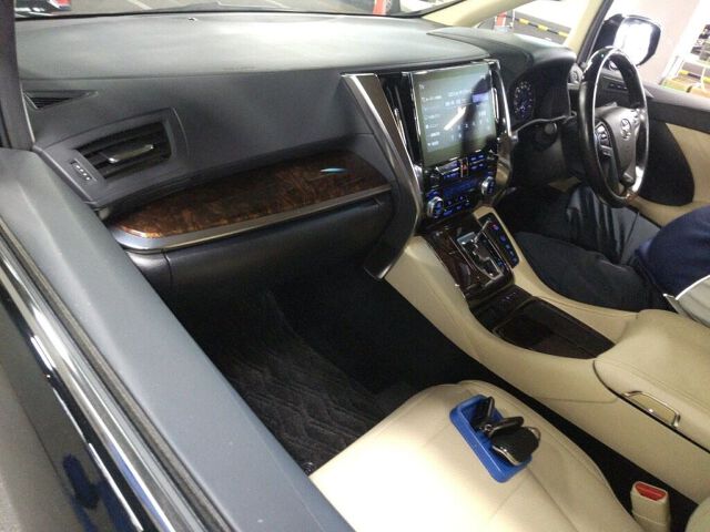 2021 Toyota Alphard G F Package 4WD auction photo 3