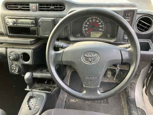 2019 Toyota Probox DXコンフォート auction photo 3