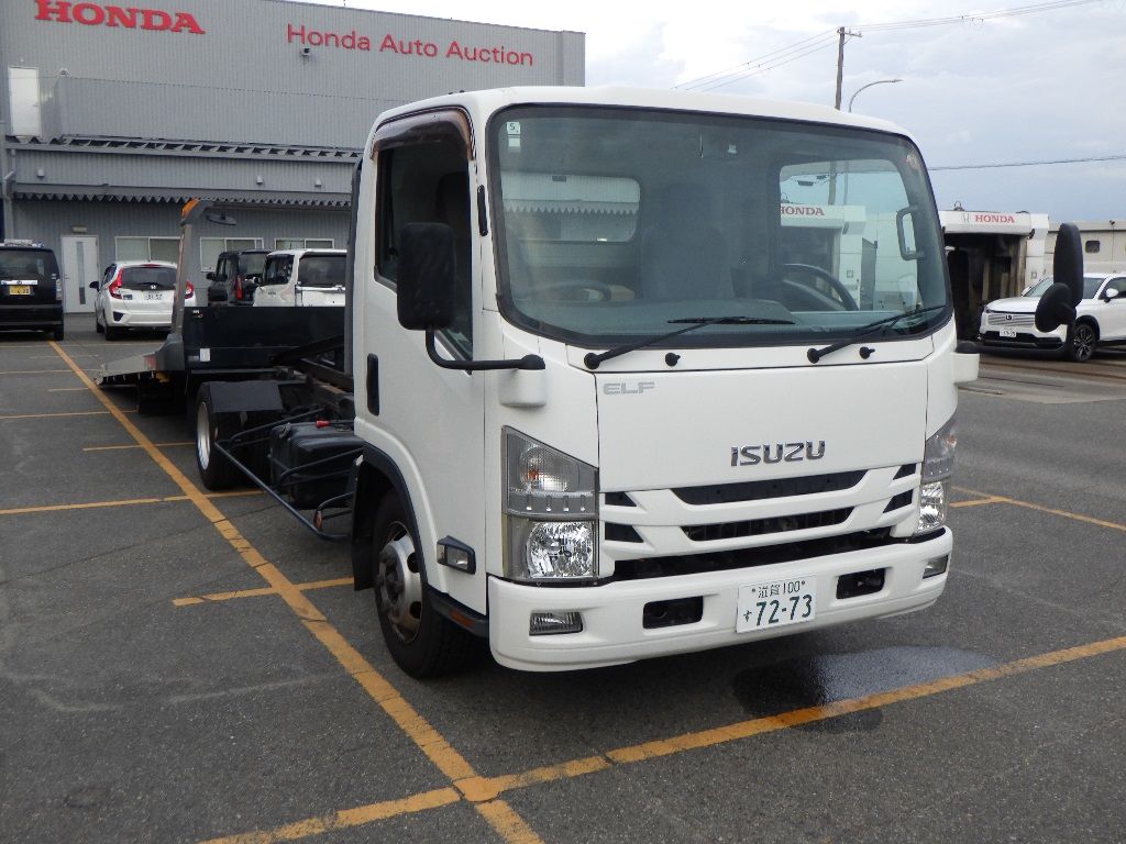 Japan Auction Vehicles 11 2015 Isuzu Elf 2-ton Sekisaisha auction photo